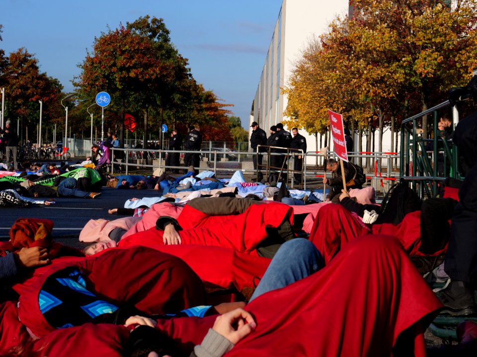 Demonstration at Platz der Republik at Rebellion Week Berlin 2019-10-09 57