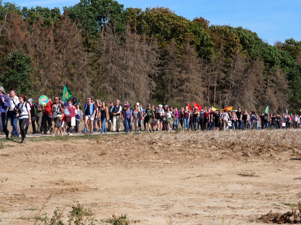 Demonstrator on way to "Wald retten - Kohle stoppen!" 06-10-2018 07