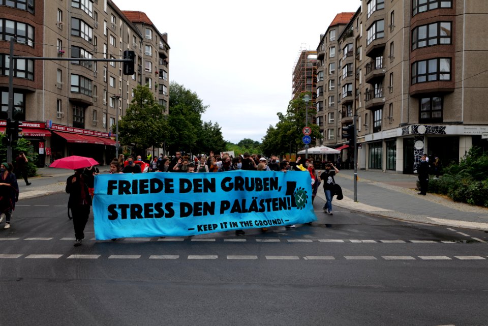 Demonstration from at Willy-Brandt-Haus to Invalidenpark Berlin 2020-07-01 37