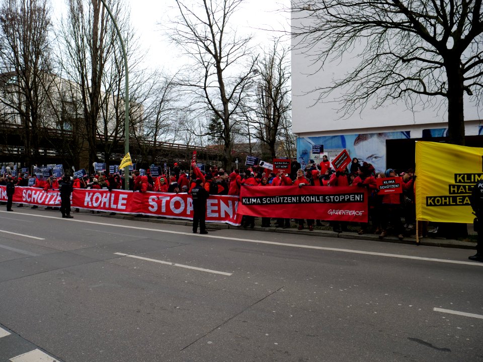 Demonstration for a fast coal phase-out at "Schwarz-Rot Koalitionsverhandlungen" 07