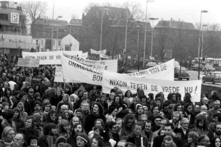Demonstratie tegen oorlog in Vietnam van meer dan 50.000 mensen in Utrecht, de d, Bestanddeelnr 926-1396