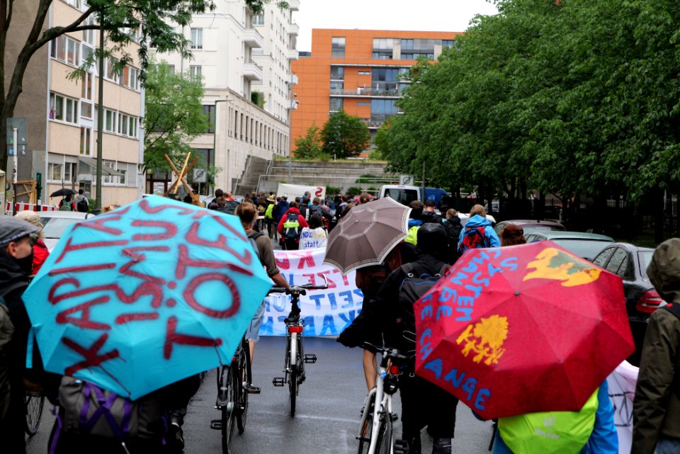 Demonstration from at Willy-Brandt-Haus to Invalidenpark Berlin 2020-07-01 20