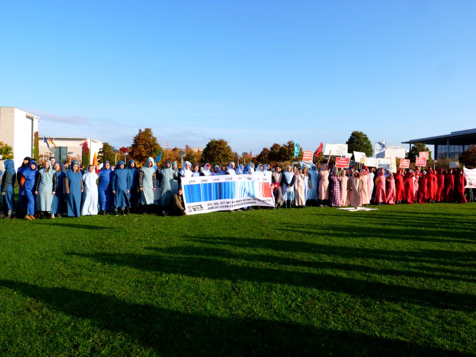 Demonstration at Platz der Republik at Rebellion Week Berlin 2019-10-09 27