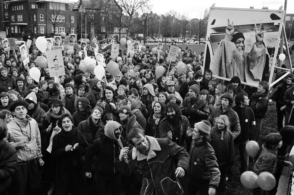 Demonstrerende volgelingen van Bhagwan, Bestanddeelnr 932-4719