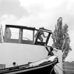 Demontage van de stuurhut van de Damco 230 om zo onder de brug Kehl- Straatsburg, Bestanddeelnr 254-1589