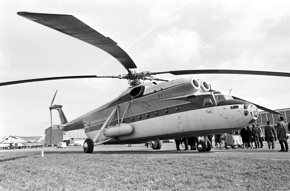 Demonstratie Russische helicopters op Schiphol, Bestanddeelnr 918-9107