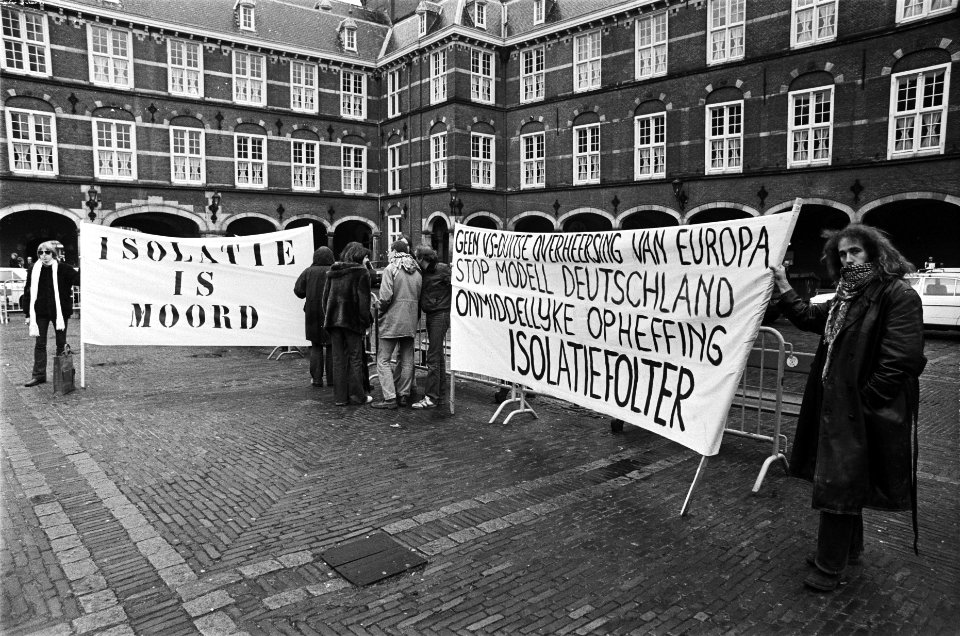 Demonstratie tegen problemen in gevangenissen Den Haag demonstrerende RAF-symp, Bestanddeelnr 929-6651