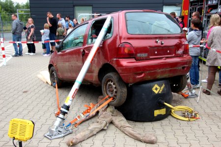 Demonstration Rettungsgeräte, Feuerwehr Bremerhaven, Jubiläumsfeier 125 Jahre Feuerwehr Bremerhaven