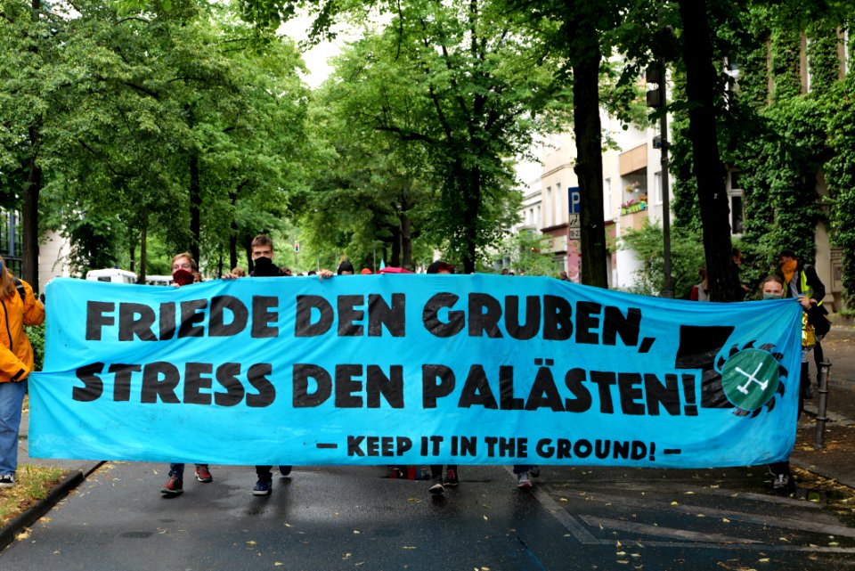 Demonstration from at Willy-Brandt-Haus to Invalidenpark Berlin 2020-07-01 04