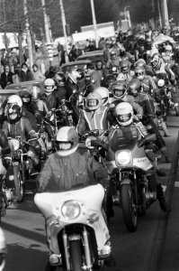 Demonstratie tegen Motor-BVB van Utrecht naar Den Haag door ongeveer 1500 motorr, Bestanddeelnr 931-9439