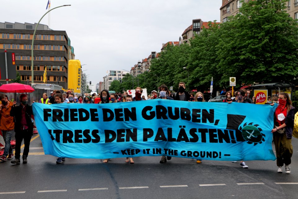 Demonstration from at Willy-Brandt-Haus to Invalidenpark Berlin 2020-07-01 39