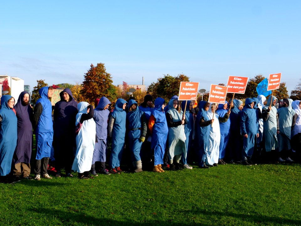 Demonstration at Platz der Republik at Rebellion Week Berlin 2019-10-09 15
