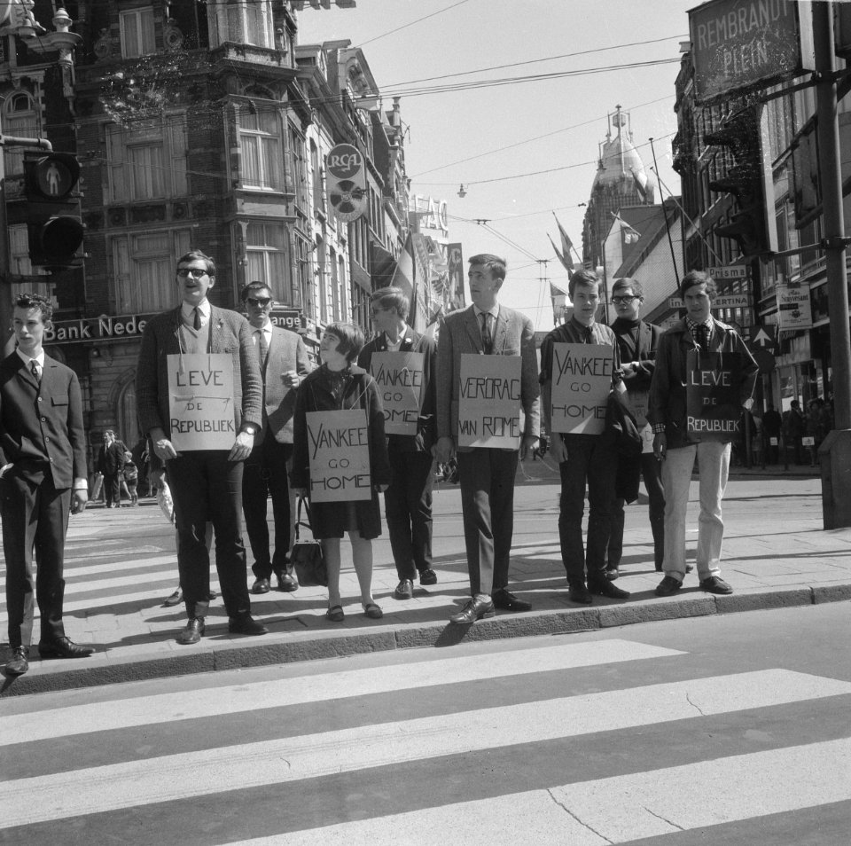 Demonstratie tegen monarchie, Bestanddeelnr 919-1011