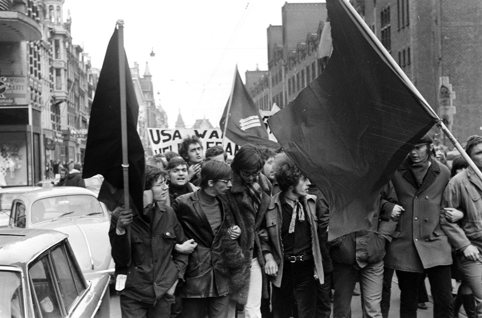 Demonstratie tegen Franco-bewind in Spanje in Amsterdam de demonstratie, Bestanddeelnr 922-0649