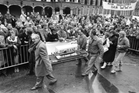 Demonstratie Wilton Fijenoord personeel op Binnenhof te weigeren exportvergunnin, Bestanddeelnr 932-8204