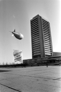 Demonstratieve bijeenkomst Meer werk voor Brabant in Provinciehuis in Den Bosc, Bestanddeelnr 931-8979