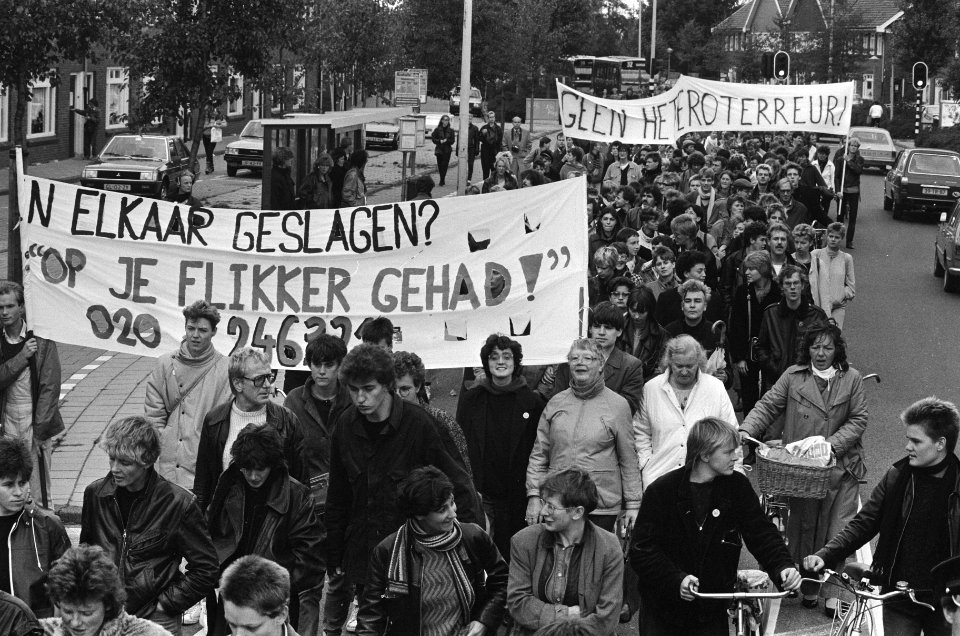 Demonstratie tegen het geweld tegen homofielen in Amsterdam. De demonstranten on, Bestanddeelnr 933-1060
