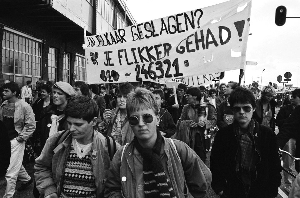 Demonstratie tegen het geweld tegen homofielen in Amsterdam. De demonstranten on, Bestanddeelnr 933-1059
