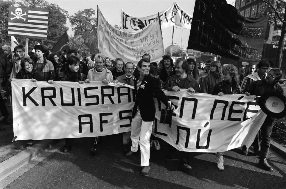 Demonstratie tegen kruisraketten in Den Haag in verband met slotmanifestatie vol, Bestanddeelnr 933-4685