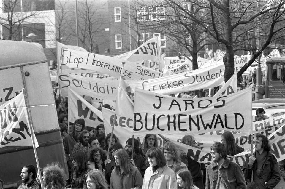 Demonstratie tegen kolonelsbewind in Griekenland in Amsterdam, Bestanddeelnr 926-3119