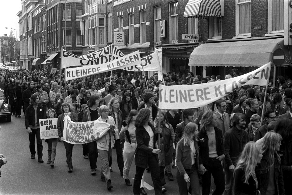 Demonstratie tegen onderwijsbeleid van kabinet Biesheuvel in Den Haag, Bestanddeelnr 924-9738