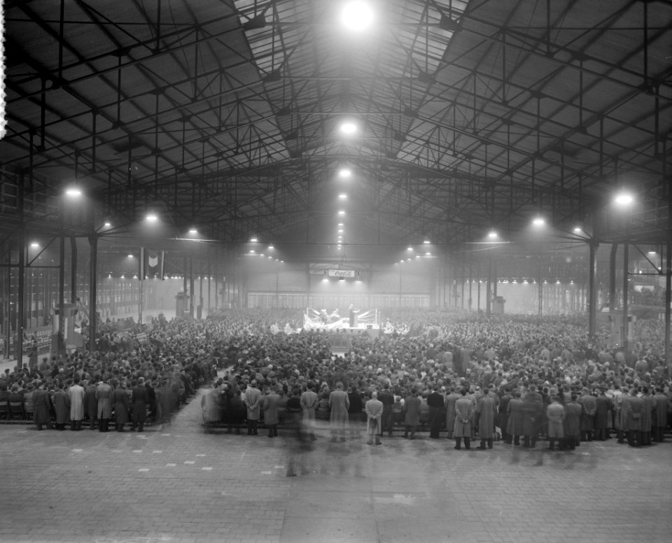 Demonstratieve meeting voor Hongarije in Riviera Hal Rotterdam, Bestanddeelnr 908-1297