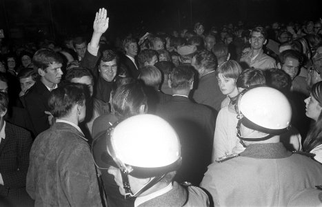 Demonstratie tegen NPD verkiezingsbijeenkomst, Nordhorn, Duitsland, Bestanddeelnr 922-7350