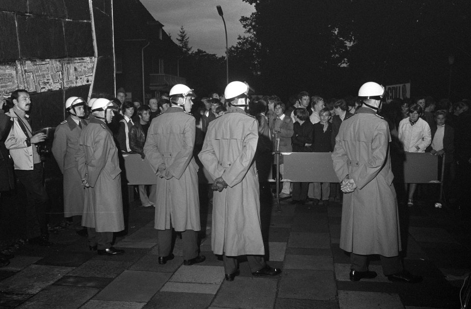 Demonstratie tegen NPD verkiezingsbijeenkomst, Nordhorn, Duitsland, Bestanddeelnr 922-7352