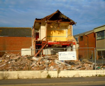 Demolition of Harbour View pub, Junction of Wellington Road (A259) and Camden Road, Portslade (November 2015) (5)