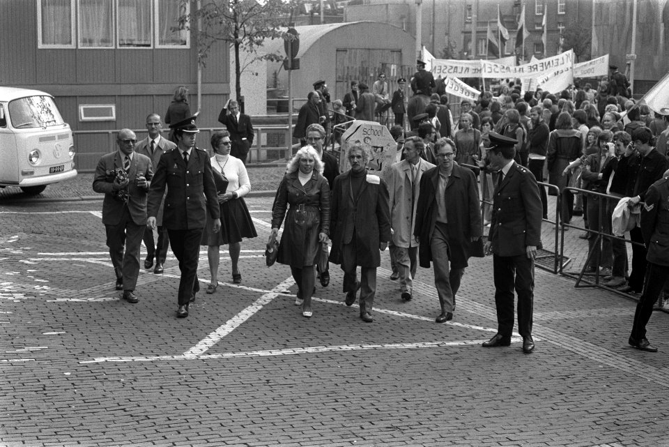 Demonstratie tegen onderwijsbeleid van kabinet Biesheuvel in Den Haag, Bestanddeelnr 924-9740