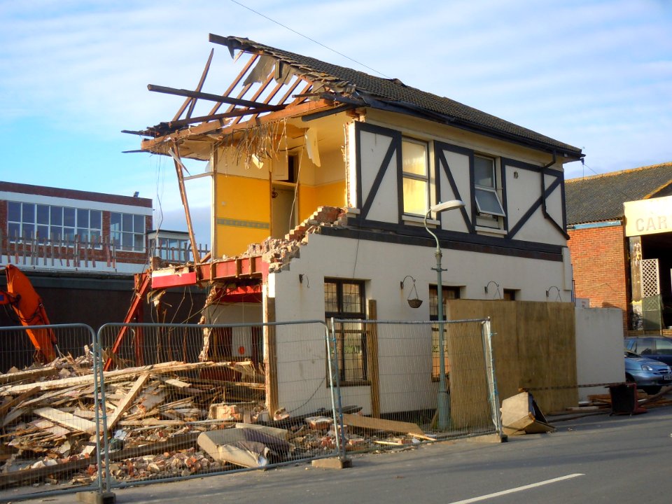 Demolition of Harbour View pub, Junction of Wellington Road (A259) and Camden Road, Portslade (November 2015) (9)