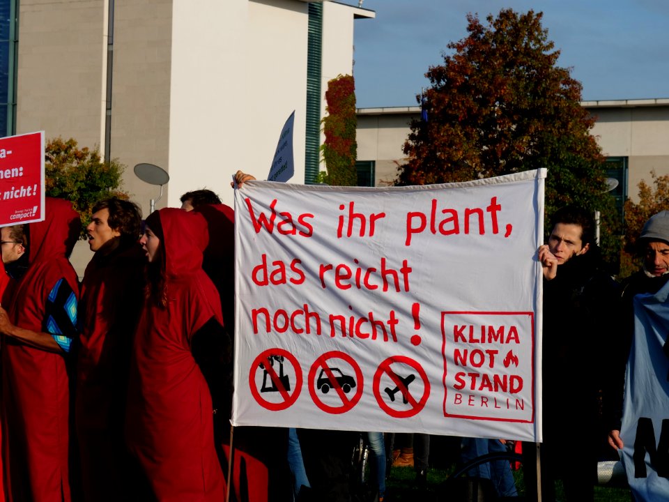 Demonstration at Platz der Republik at Rebellion Week Berlin 2019-10-09 11