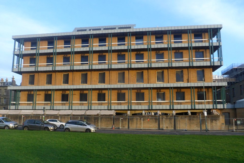 Demolition of North Wing of King's House, Queen's Gardens, Hove (22 December 2019) (5)
