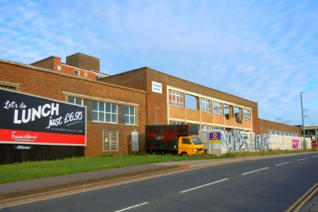 Demolition of Flexer Sacks building, A259 Wellington Road, Portslade (November 2015)