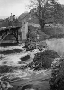 Demolition of the old Irfon bridge (1295124)