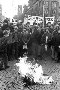 Demonstratie tegen Franco-bewind in Spanje in Amsterdam de demonstratie, Bestanddeelnr 922-0648