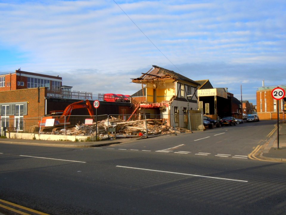 Demolition of Harbour View pub, Junction of Wellington Road (A259) and Camden Road, Portslade (November 2015) (7)