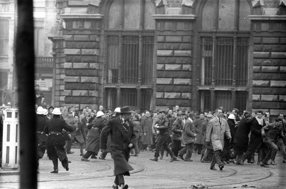 Demonstraties Antwerpen, vechtpartij tussen stakers en agenten, Bestanddeelnr 911-9616