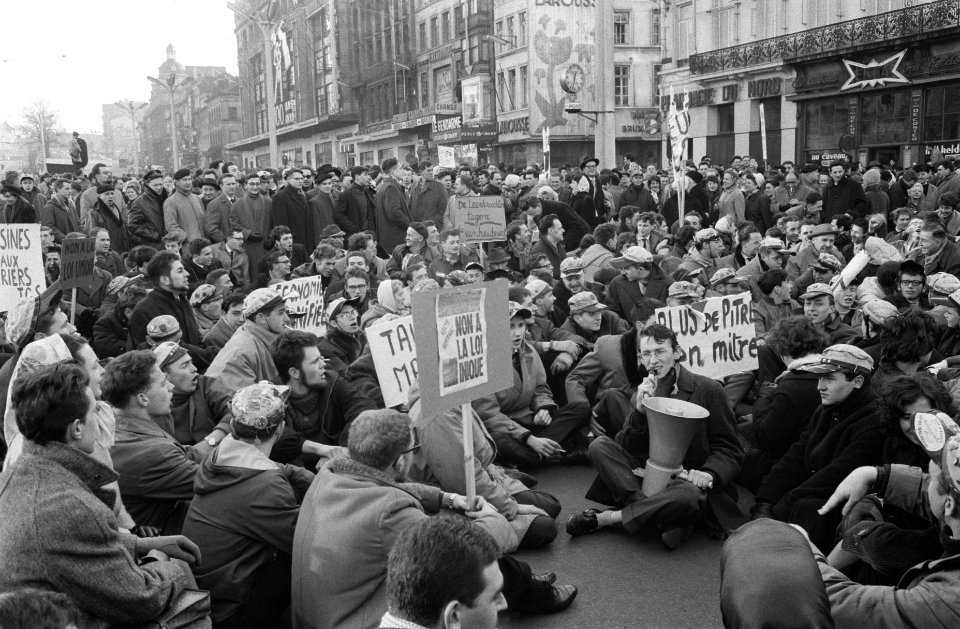Demonstraties in Brussel tegen de Eenheidswet, studenten sitdownstaking, Bestanddeelnr 911-9319