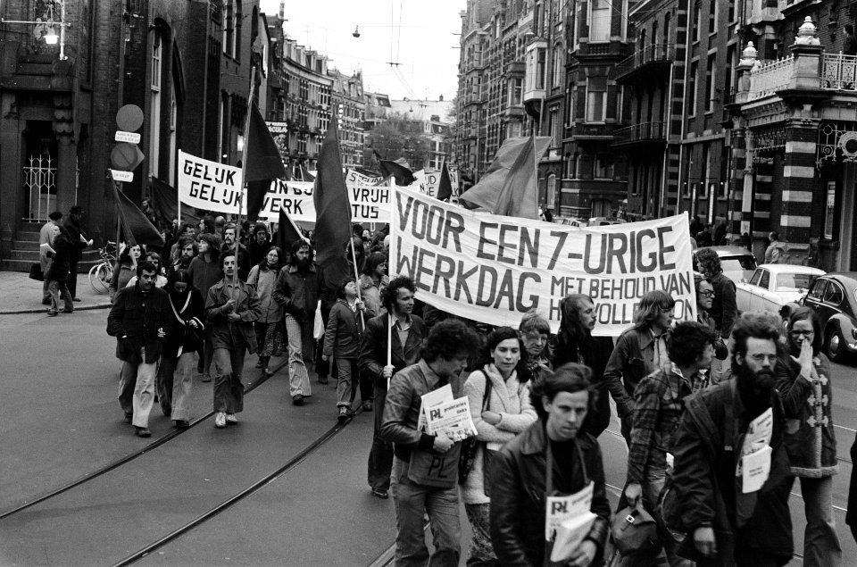 Demonstraties, spandoeken, vlaggen, Bestanddeelnr 927-9076