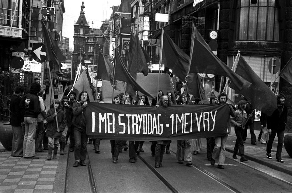 Demonstraties, spandoeken, vlaggen, Bestanddeelnr 927-9074