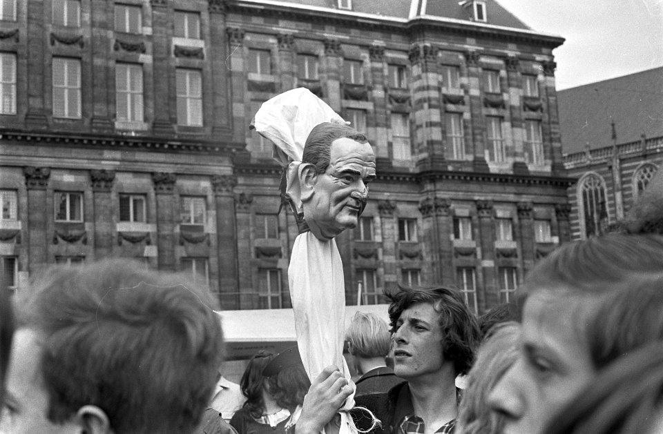 Demonstraties voor Rode 1 mei, Bestanddeelnr 920-2915