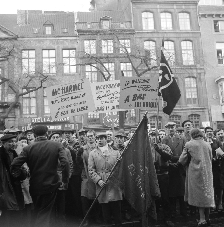 Demonstraties in Luik tegen de Eenheidswet, demonstranten Luik, Bestanddeelnr 911-9353