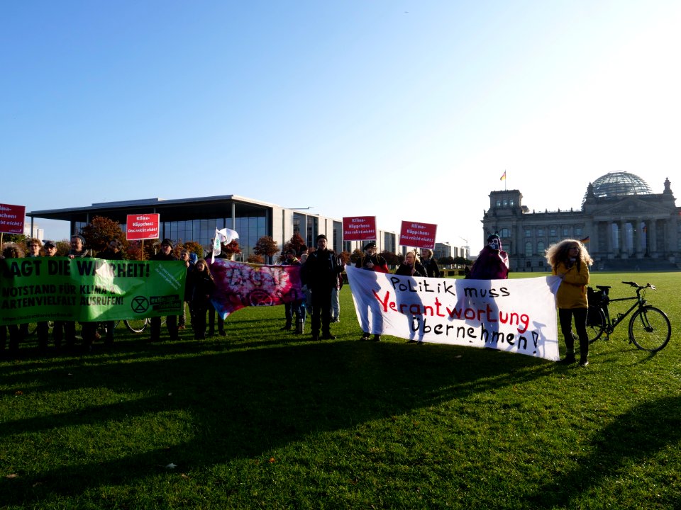 Demonstration at Platz der Republik at Rebellion Week Berlin 2019-10-09 10