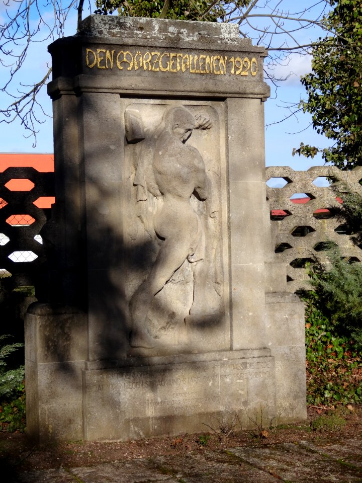 Denkmal den Märzgefallenen 1920 auf dem Arnstädter Friedhof 2
