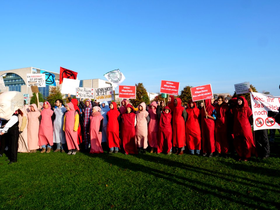 Demonstration at Platz der Republik at Rebellion Week Berlin 2019-10-09 08
