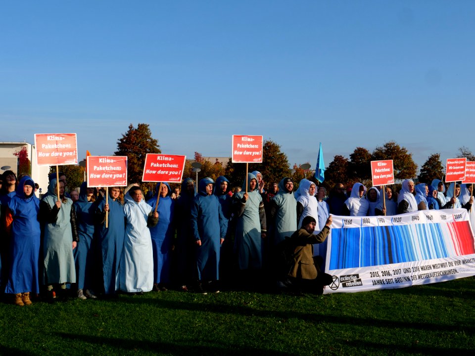 Demonstration at Platz der Republik at Rebellion Week Berlin 2019-10-09 07