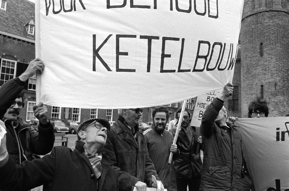 Demonstraties, werknemers, spandoeken, Bestanddeelnr 931-8057