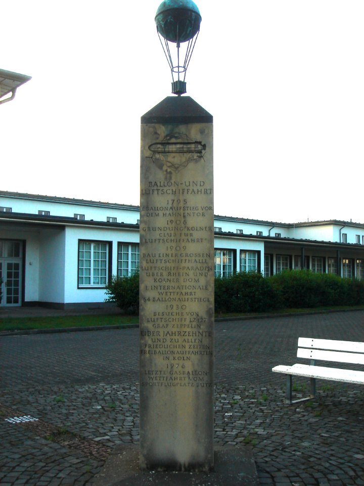 Denkmal Seite Ballon