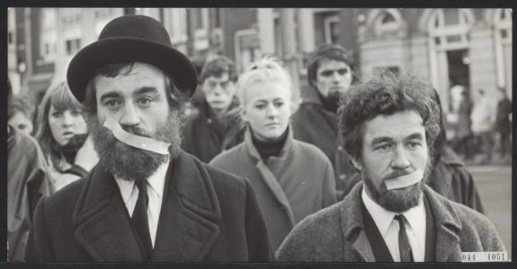 Demonstraties, kunstenaars, oorlogen, Bestanddeelnr 044-1051